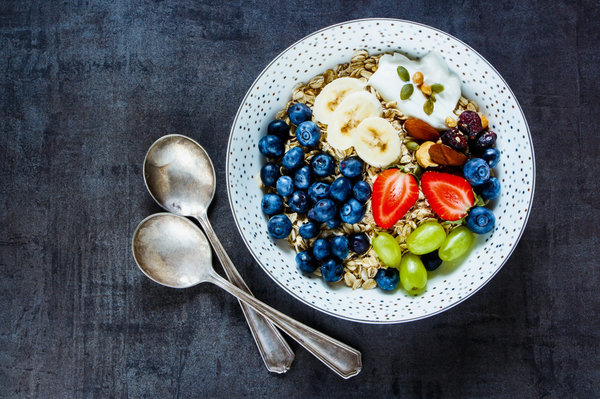 Here’s Exactly What 9 Nutritionists Eat For Breakfast