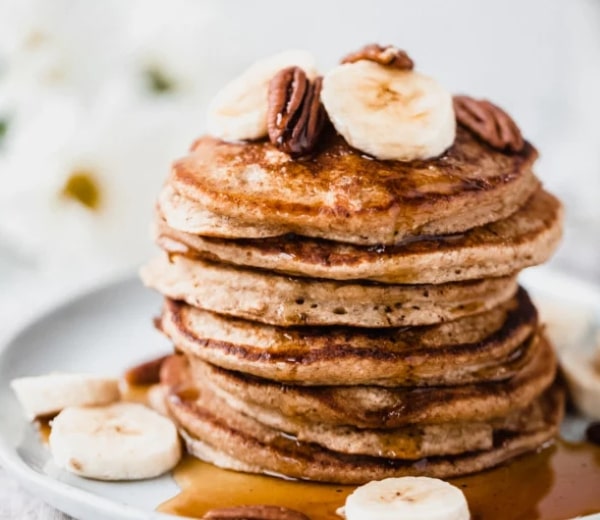 healthy pancakes made with bananas and oatmeal